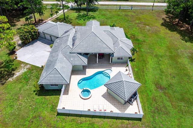 2749 A Road, Loxahatchee FL 33470 - Loxahatchee, FL - Photo 5