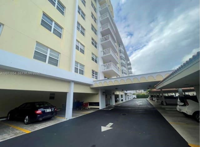 2500 NE 48th Ln # 806, Fort Lauderdale FL 33308 - Fort Lauderdale, FL - Photo 2