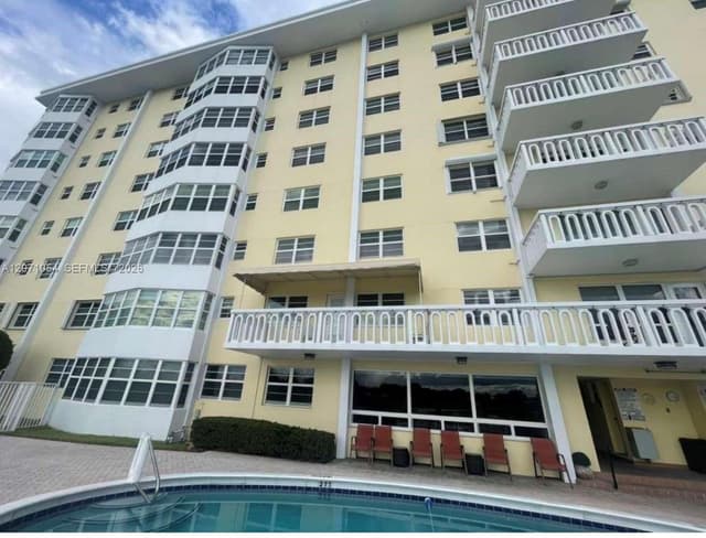 2500 NE 48th Ln # 806, Fort Lauderdale FL 33308 - Fort Lauderdale, FL - Photo 3