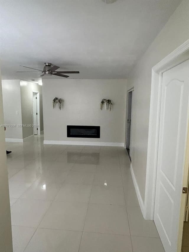 7637 Ramona St, Miramar FL 33023 - Miramar, FL - Photo 3