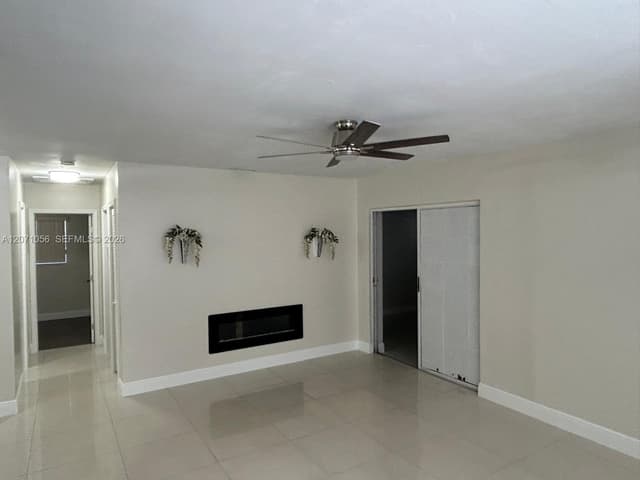 7637 Ramona St, Miramar FL 33023 - Miramar, FL - Photo 4