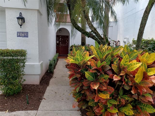 21722 Cromwell Cir, Boca Raton FL 33486 - Boca Raton, FL - Photo 2