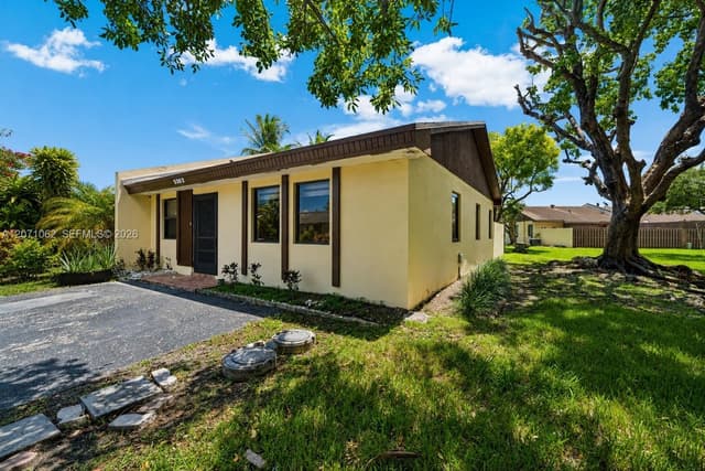 5302 SW 138th Pl, Miami FL 33175 - Miami, FL - Photo 2
