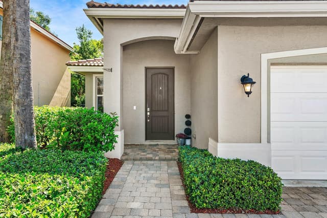5613 Caranday Palm Drive, FL 33463 - Photo 4