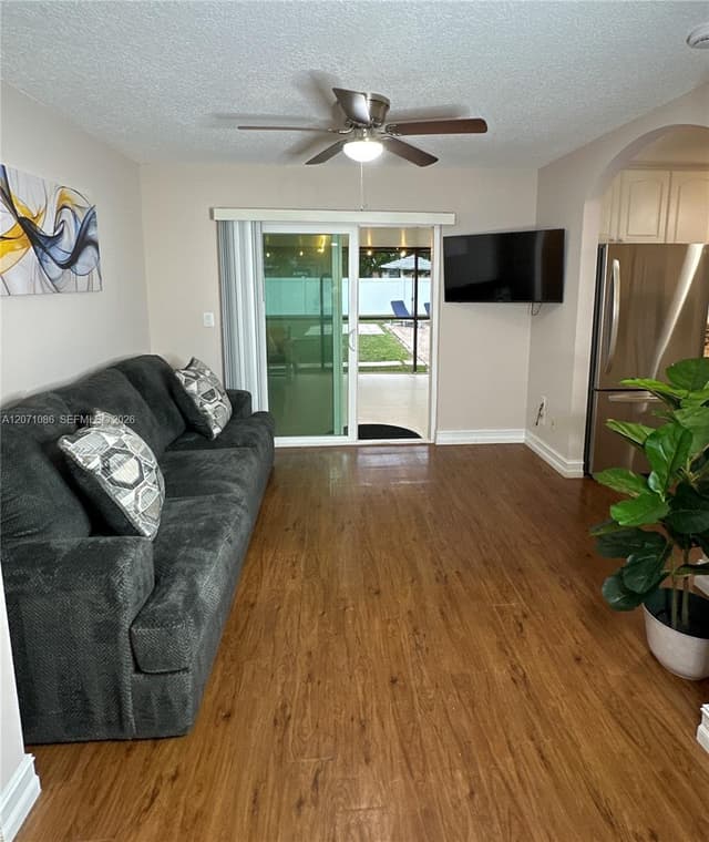 177 Dove Cir, Royal Palm Beach FL 33411 - Royal Palm Beach, FL - Photo 6