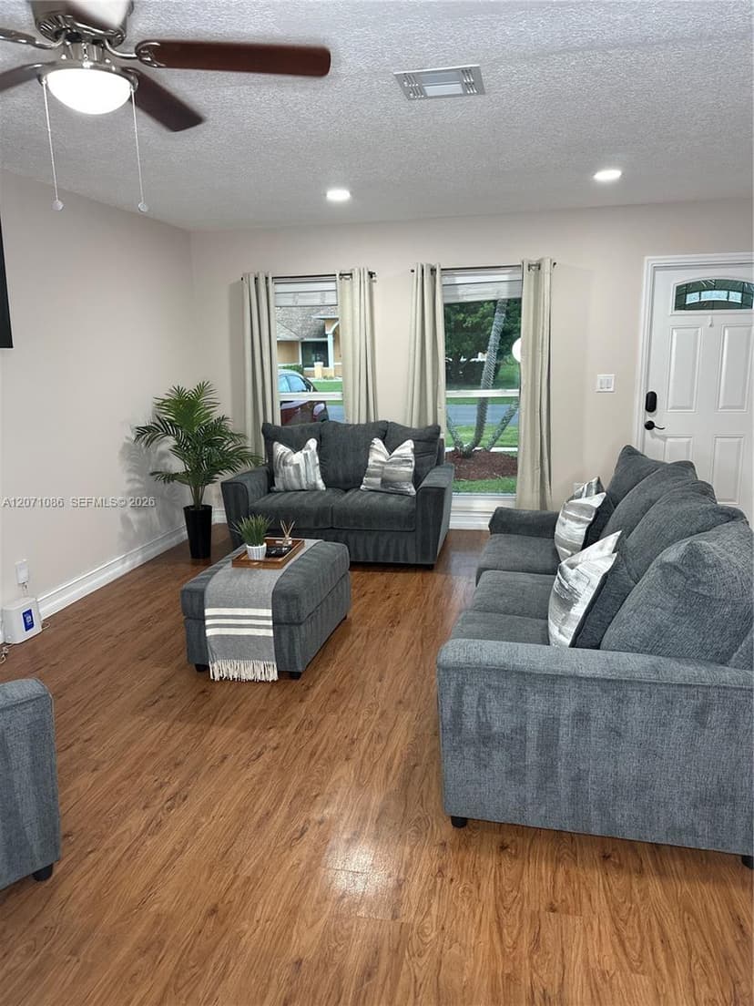 177 Dove Cir, Royal Palm Beach FL 33411