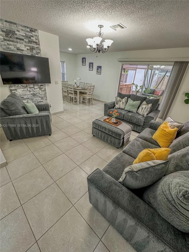 1063 Concert Way, Royal Palm Beach FL 33411 - Royal Palm Beach, FL - Photo 4