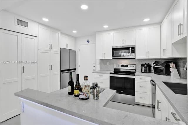 1401 S Ocean Dr # 302, Hollywood FL 33019 - Hollywood, FL - Photo 6