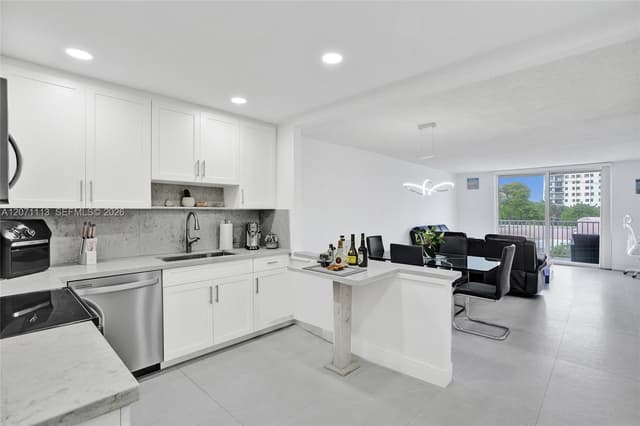 1401 S Ocean Dr # 302, Hollywood FL 33019 - Hollywood, FL - Photo 4