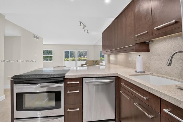 5501 NW 2nd Ave # 106, Boca Raton FL 33487 - Boca Raton, FL - Photo 6