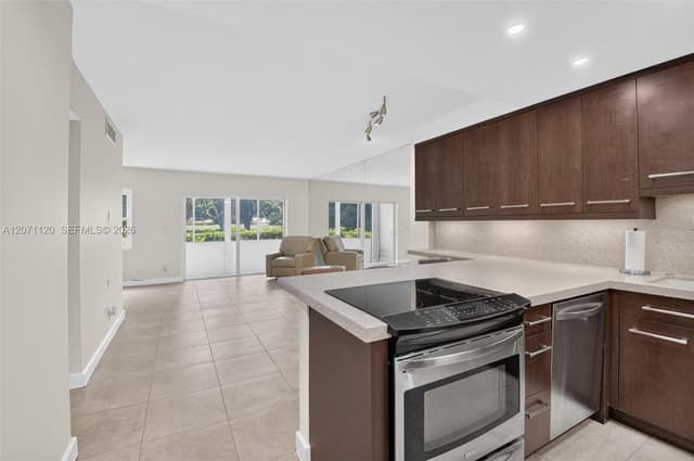 5501 NW 2nd Ave # 106, Boca Raton FL 33487 - Boca Raton, FL - Photo 7