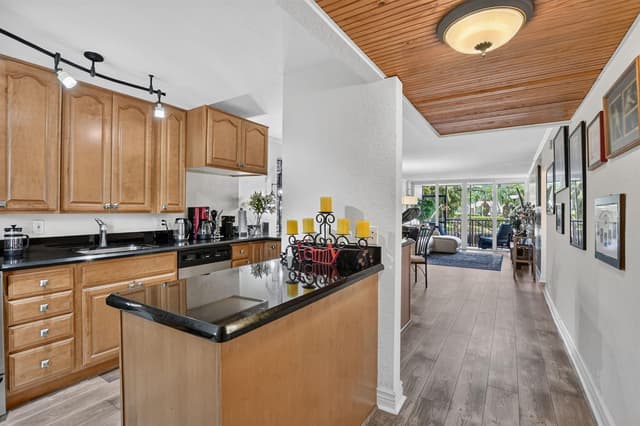 3 Royal Palm Way # 102, Boca Raton FL 33432 - Boca Raton, FL - Photo 4