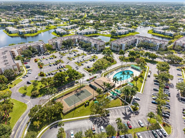 9539 WELDON Circle # F408, Tamarac FL 33321 - Tamarac, FL - Photo 6