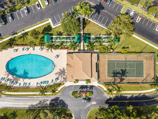 9539 WELDON Circle # F408, Tamarac FL 33321 - Tamarac, FL - Photo 5