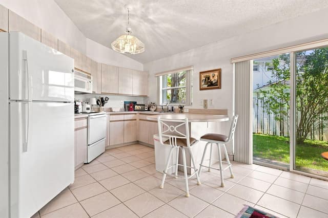 7460 NW 1st Manor, Plantation FL 33317 - Plantation, FL - Photo 3