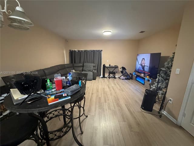 550 Saint Tropez Ln, Margate FL 33068 - Margate, FL - Photo 7