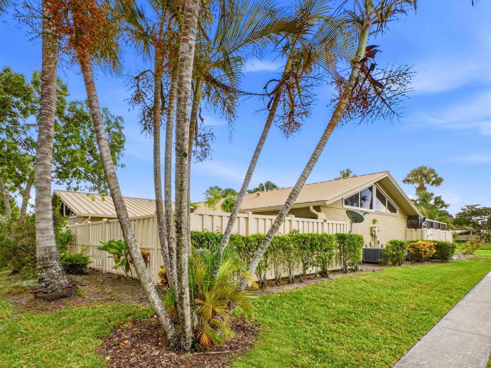 5933 GOLDEN EAGLE Circle, Palm Beach Gardens FL 33418 - Palm Beach Gardens, FL - Photo 1