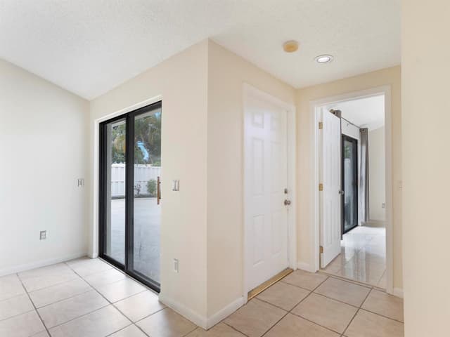 5933 GOLDEN EAGLE Circle, Palm Beach Gardens FL 33418 - Palm Beach Gardens, FL - Photo 5