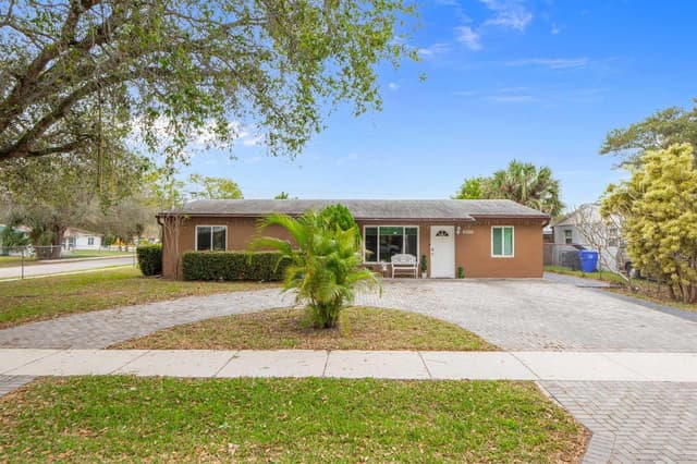 6500 SW 16th Court, Pompano Beach FL 33068 - Pompano Beach, FL - Photo 2