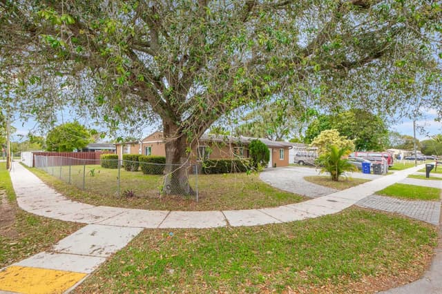 6500 SW 16th Court, Pompano Beach FL 33068 - Pompano Beach, FL - Photo 3