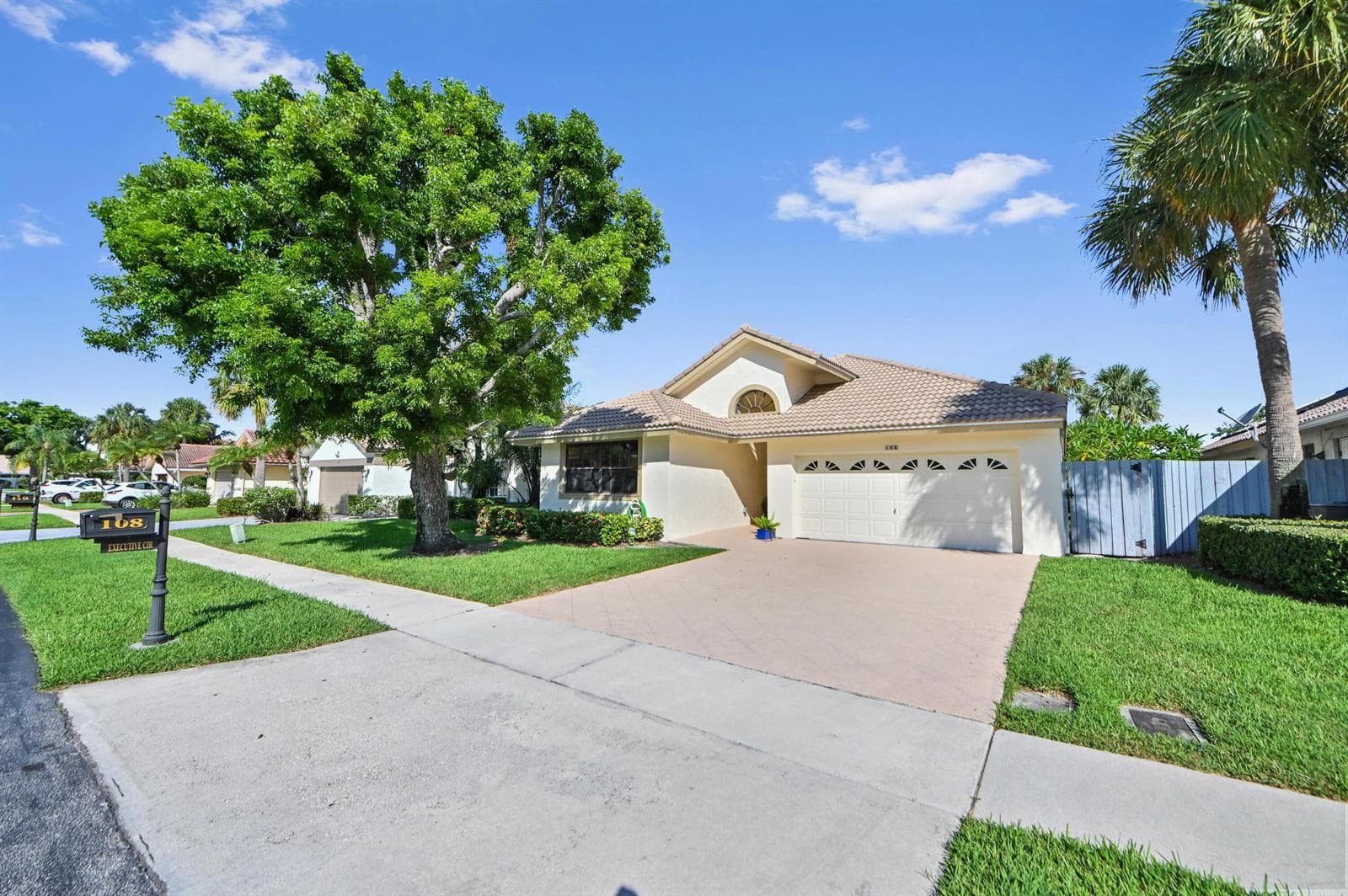108 EXECUTIVE Circle, Boynton Beach FL 33436 - Boynton Beach, FL - Photo 1