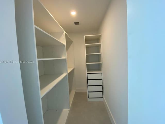 13800 Highland Dr, North Miami Beach FL 33181 - North Miami Beach, FL - Photo 6