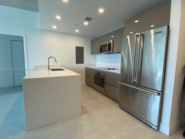 13800 Highland Dr, North Miami Beach FL 33181 - North Miami Beach, FL - Photo 3