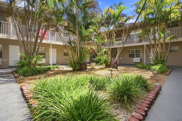 6511 Santona St # C6, Coral Gables FL 33146 - Coral Gables, FL - Photo 2