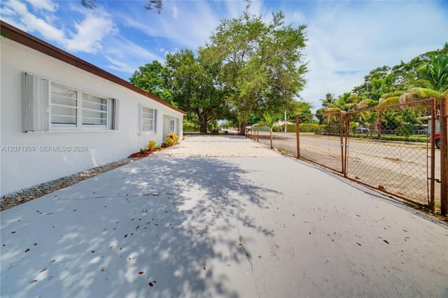 2101 NW 93rd Ter, Miami FL 33147 - Miami, FL - Photo 2