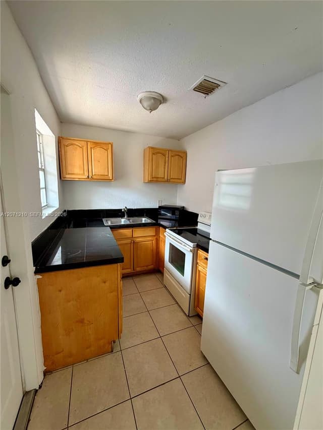 2781 NW 13th Ct, Fort Lauderdale FL 33311 - Fort Lauderdale, FL - Photo 6