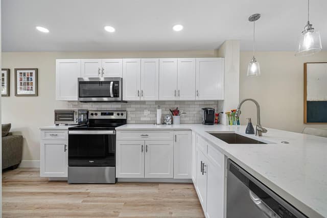 17 Southport Lane, Boynton Beach FL 33436 - Boynton Beach, FL - Photo 2