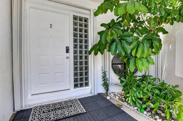 327 NW 36TH Avenue, Deerfield Beach FL 33442 - Deerfield Beach, FL - Photo 3