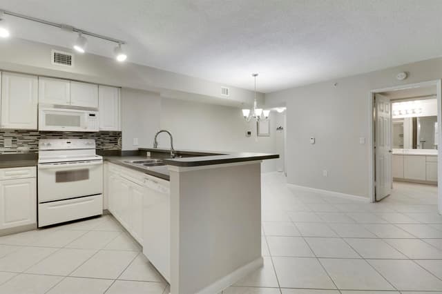 236 VILLAGE Boulevard # 1106, Tequesta FL 33469 - Tequesta, FL - Photo 2