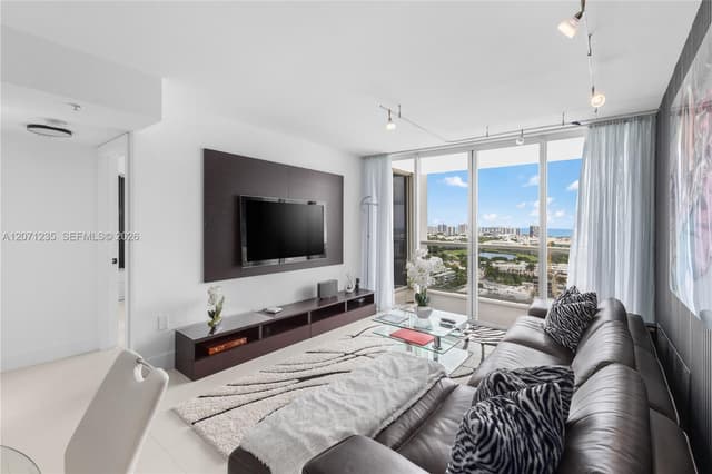 1800 Sunset Harbour Dr # 2409, Miami Beach FL 33139 - Miami Beach, FL - Photo 3