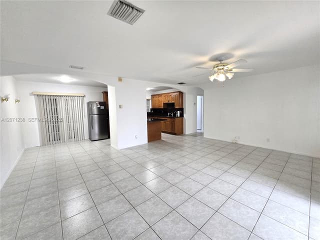 515 Hunter St, West Palm Beach FL 33405 - West Palm Beach, FL - Photo 6