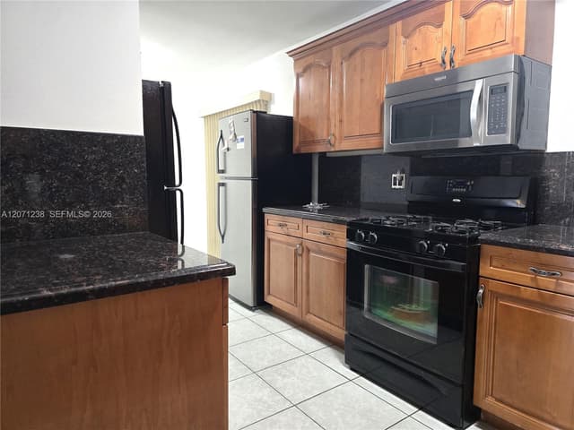 515 Hunter St, West Palm Beach FL 33405 - West Palm Beach, FL - Photo 3