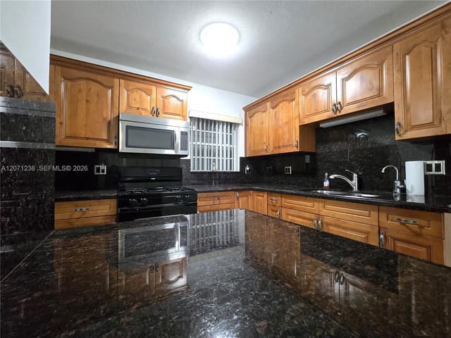 515 Hunter St, West Palm Beach FL 33405 - West Palm Beach, FL - Photo 4