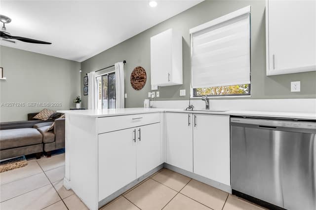 20397 NW 6th Pl, Miami Gardens FL 33169 - Miami Gardens, FL - Photo 4