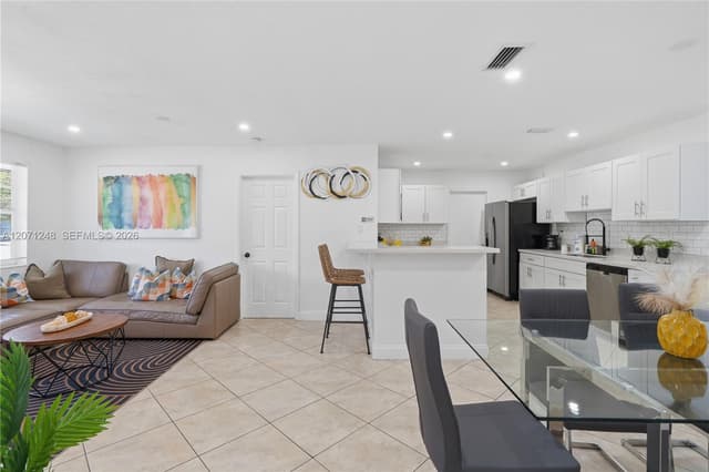 1298 NE 199th St, Miami FL 33179 - Miami, FL - Photo 7