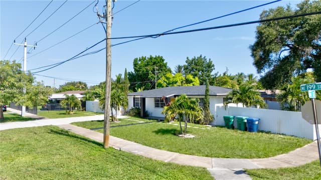 1298 NE 199th St, Miami FL 33179 - Miami, FL - Photo 3
