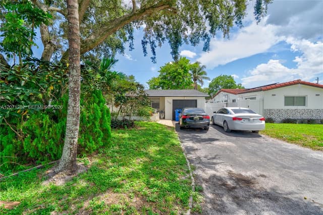 7636 Alhambra Blvd, Miramar FL 33023 - Miramar, FL - Photo 3
