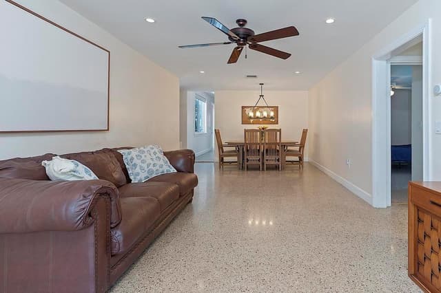 1106 N LAKESIDE Drive, FL 33460 - Photo 4