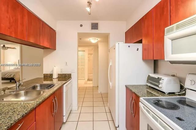 1200 Brickell Bay Dr # 1518, Miami FL 33131 - Miami, FL - Photo 5