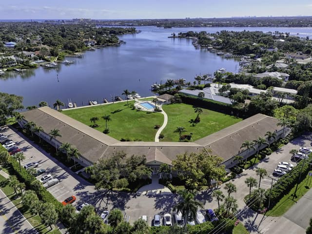 478 Tequesta Drive # 204, Tequesta FL 33469 - Tequesta, FL - Photo 2