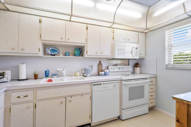555 NW 4TH Avenue # 2150, Boca Raton FL 33432 - Boca Raton, FL - Photo 2