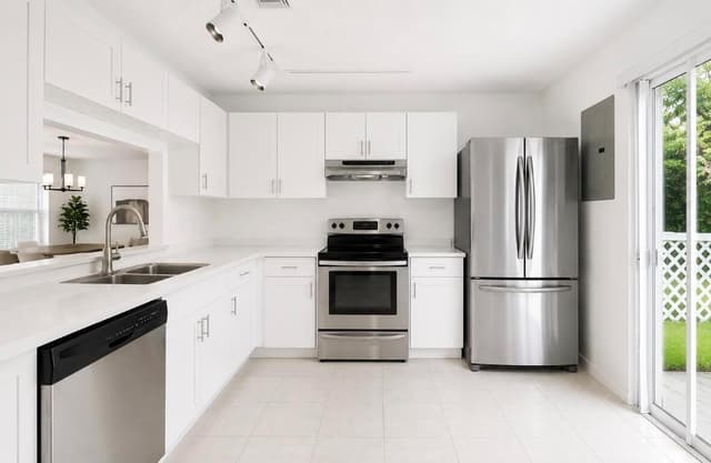 7057 WOODMONT Way # 7057, Tamarac FL 33321 - Tamarac, FL - Photo 5
