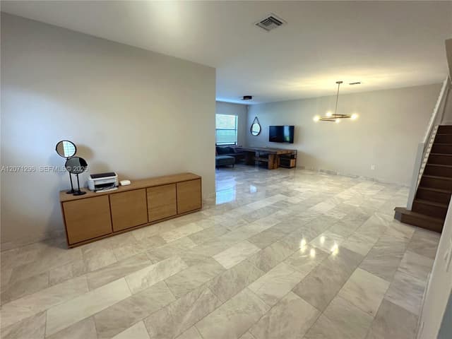 885 NE 191st St, Miami FL 33179 - Miami, FL - Photo 5