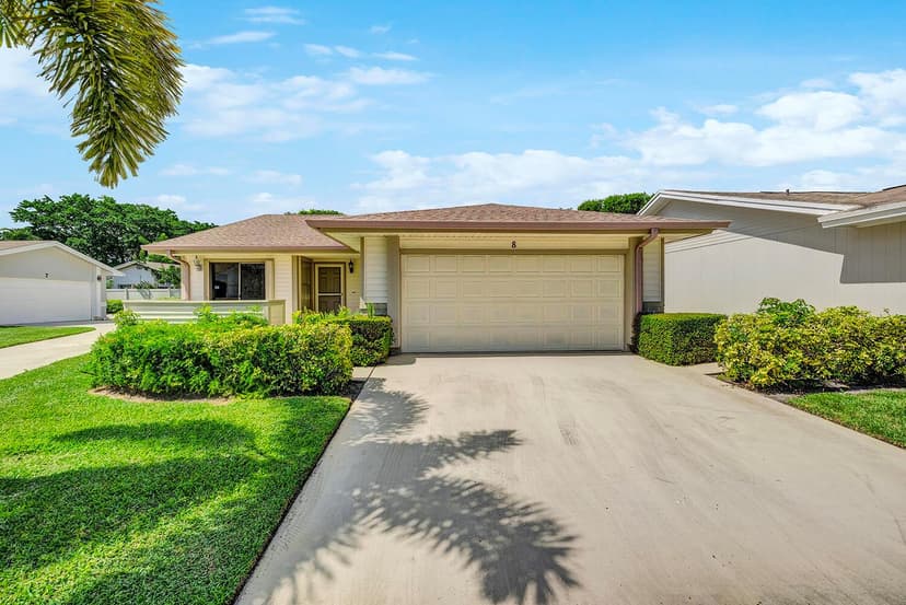 8 Eaton Place, Boynton Beach FL 33426