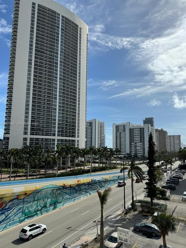 1825 S Ocean Dr # 514, Hallandale Beach FL 33009 - Hallandale Beach, FL - Photo 2