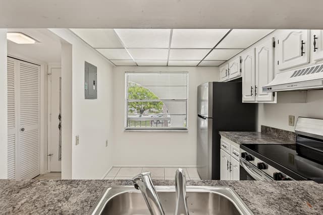 1204 BAHAMA Bend # B2, Coconut Creek FL 33066 - Coconut Creek, FL - Photo 4